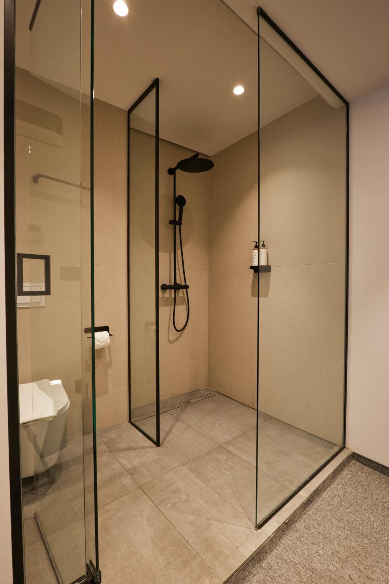 Bizarre Boutique Hotel Varna Extérieur photo