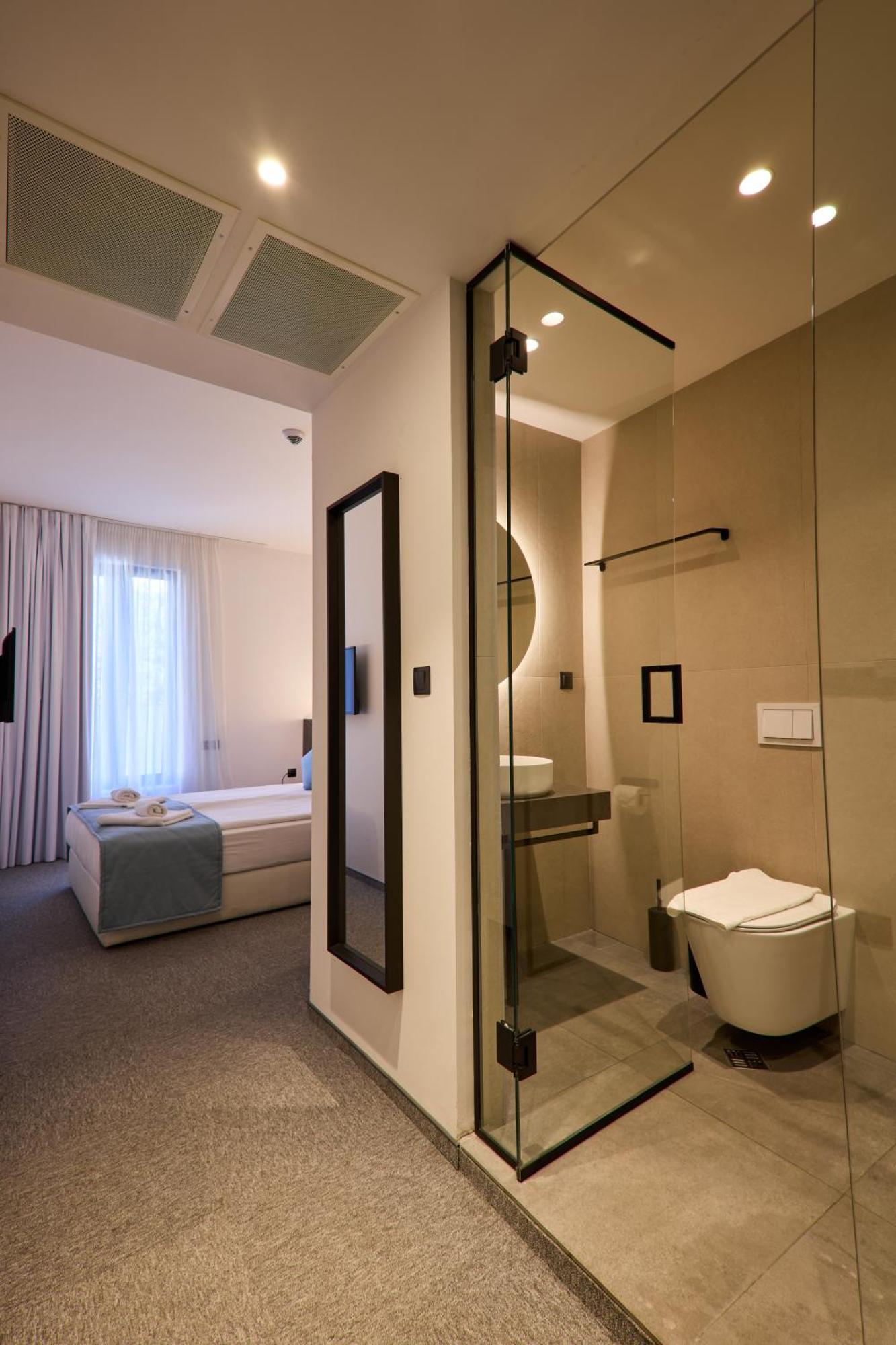 Bizarre Boutique Hotel Varna Extérieur photo