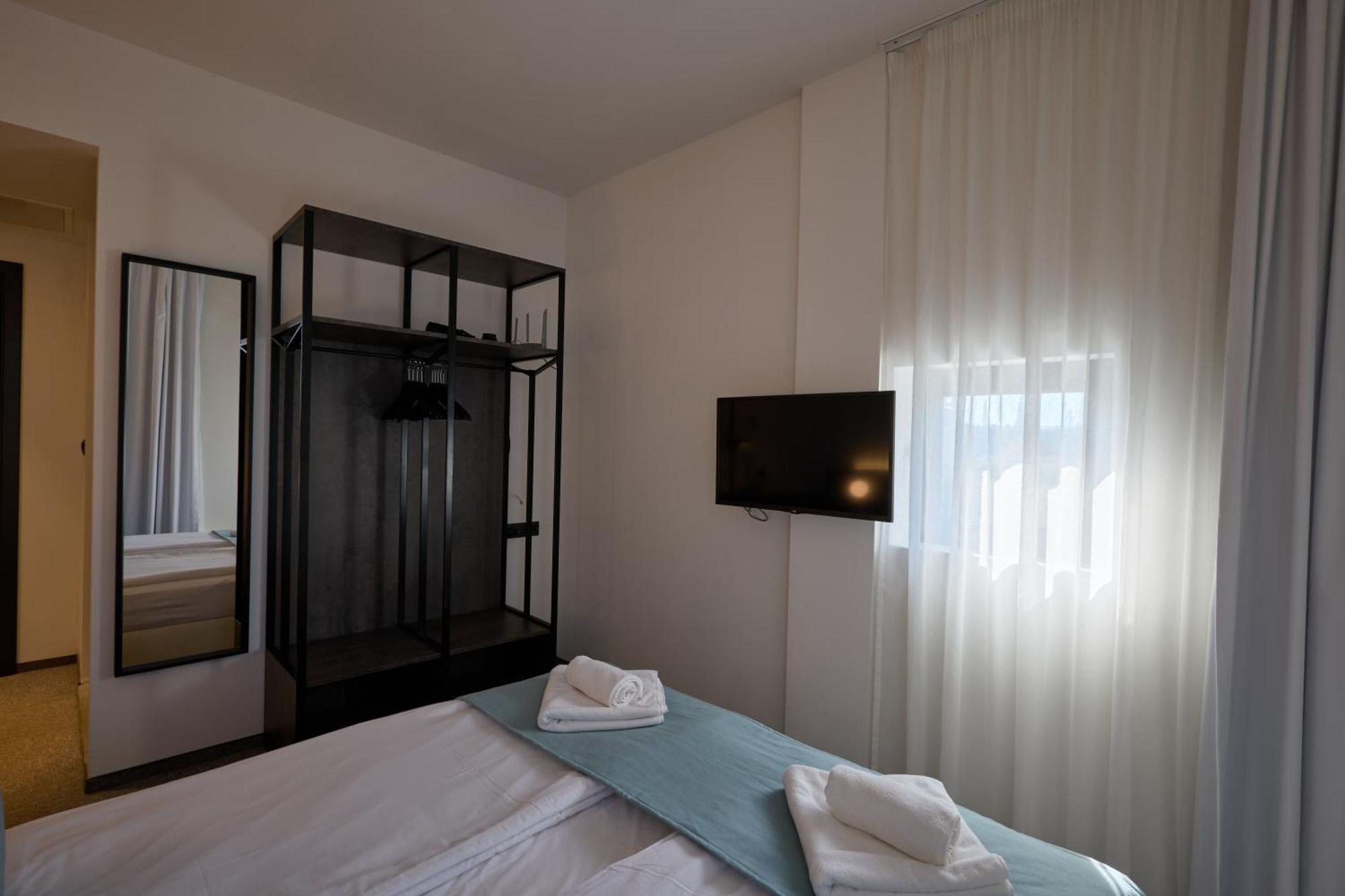 Bizarre Boutique Hotel Varna Extérieur photo
