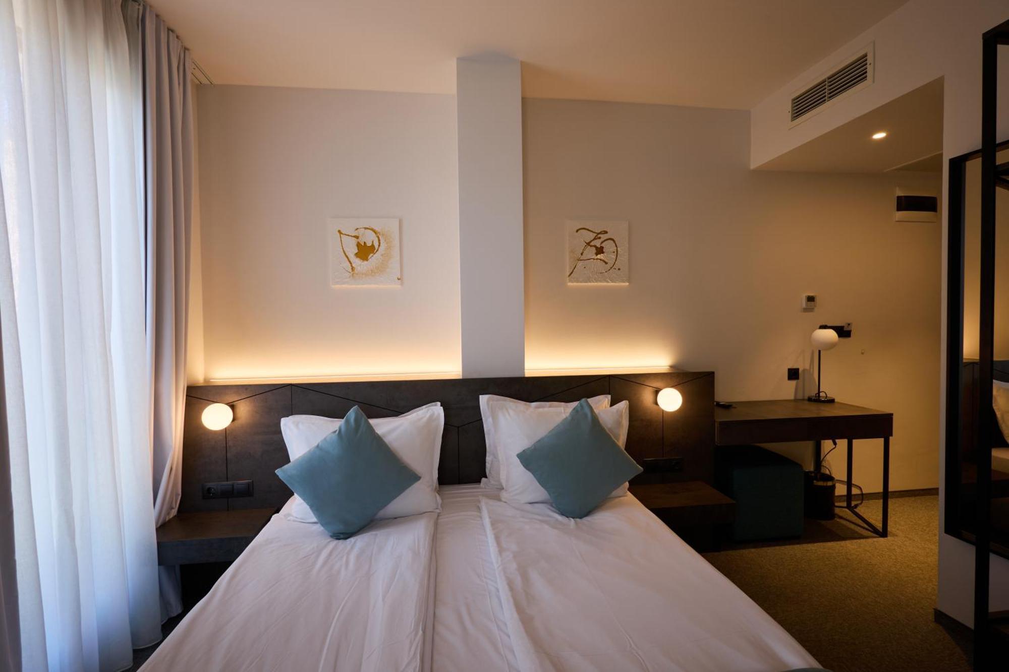 Bizarre Boutique Hotel Varna Extérieur photo