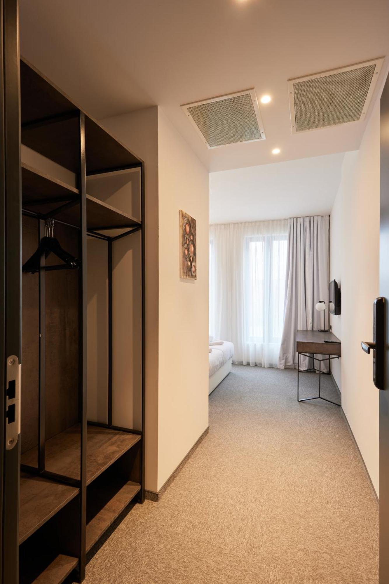 Bizarre Boutique Hotel Varna Extérieur photo
