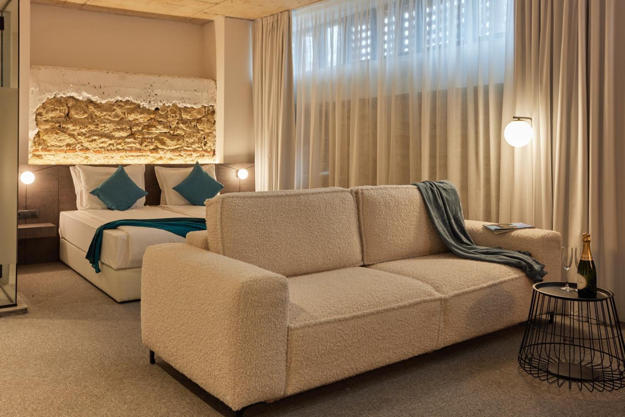Bizarre Boutique Hotel Varna Extérieur photo